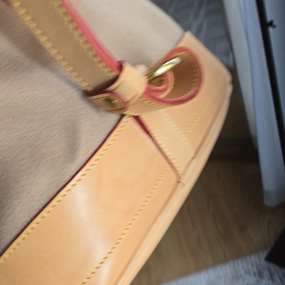 Dooney & Bourke Vintage  Bucket Bag Tan Brown Leather Drawstring Shoulder Bag - Picture 5 of 14